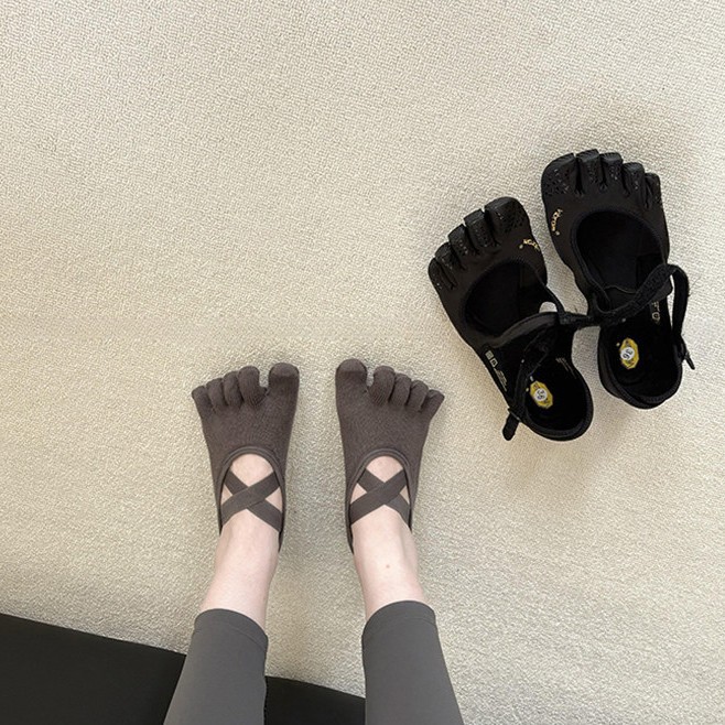 Medias Para Pilates Y Yoga - جوارب يوغا نسائية بخمسة أصابع وحزام
