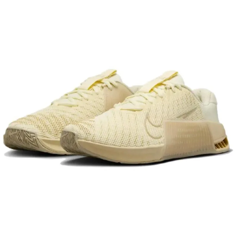 حذاء رياضي نسائي من نايكي مودي - مراجعة Nike Shoes Metcon 9 وسعره